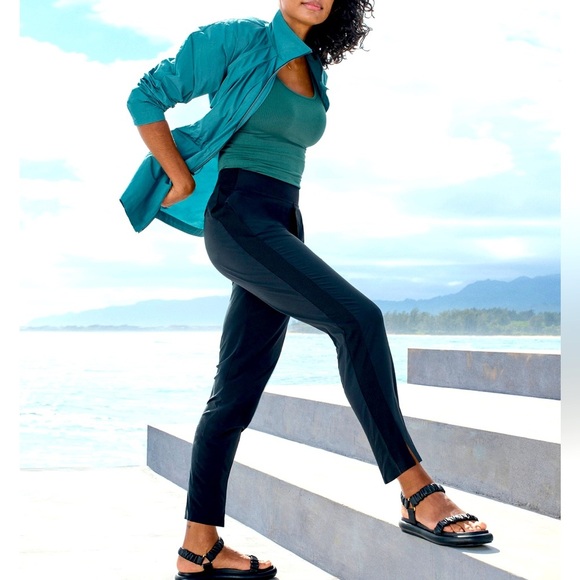 Athleta womens Brooklyn ankle pants size 6 black